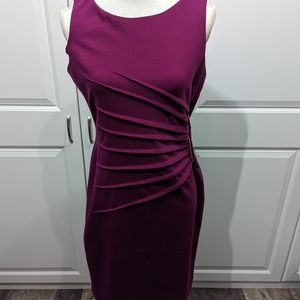 Gorgeous berry colored pencil dress!